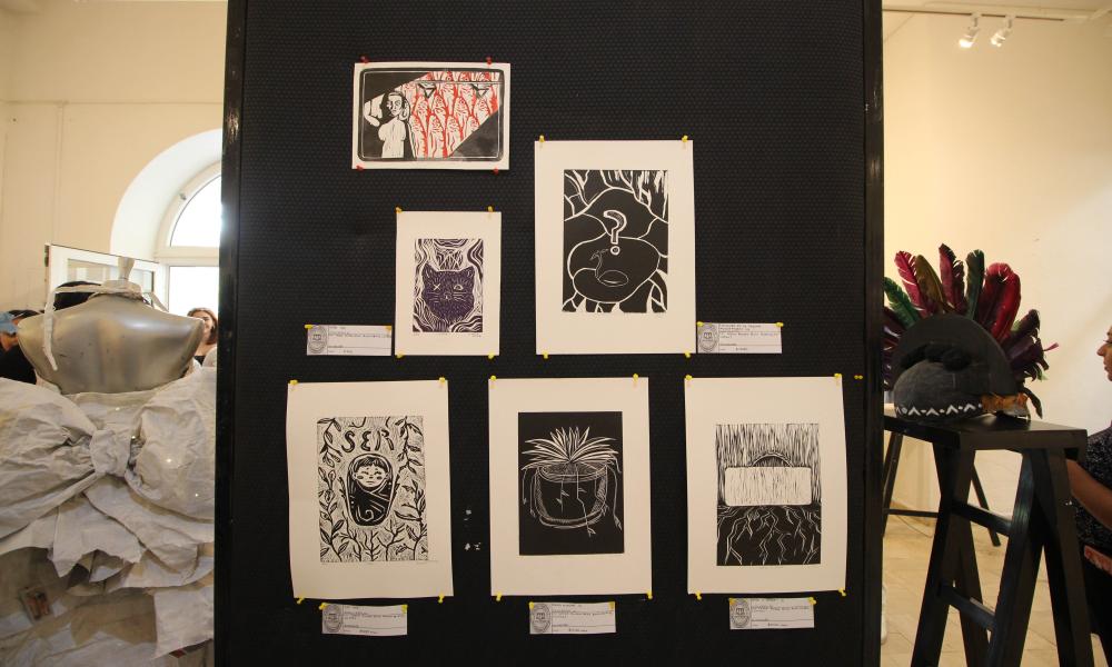 Muestran el talento artístico de estudiantes universitarios en la Biblioteca Los Mangos