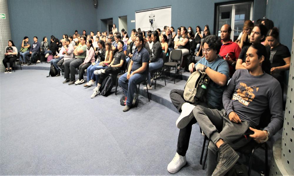 Dominar el idioma inglés abona para atender a residentes extranjeros