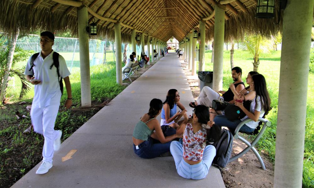 Regresan a clases 7,840 estudiantes y reciben charlas del quehacer universitario
