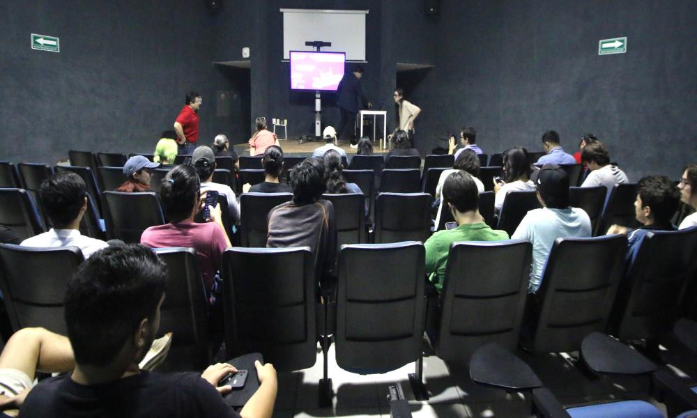 Estudiantes de Ingeniería en Videojuegos impartieron charla “Game Jams”
