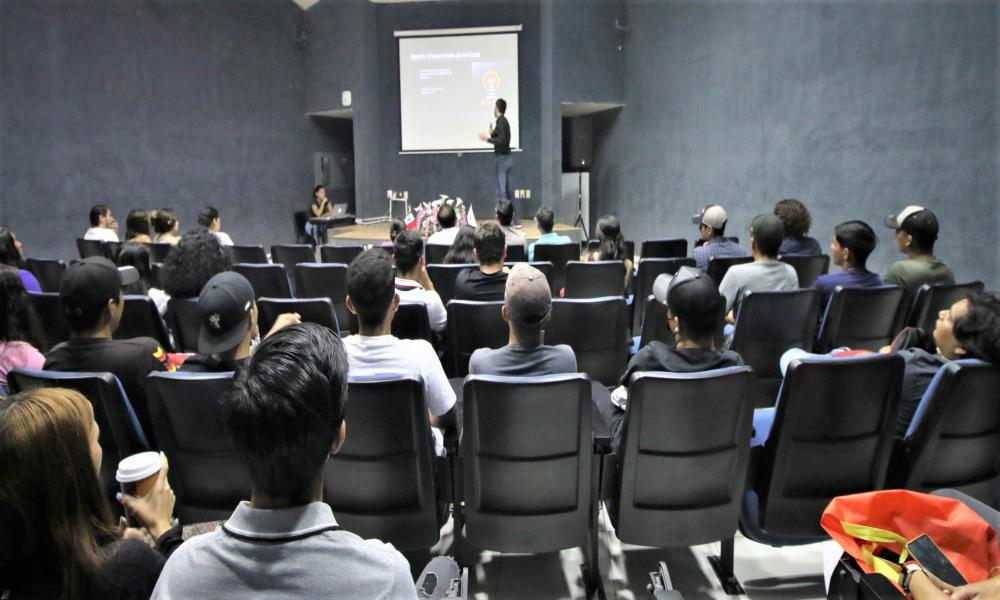 Destacadas ponencias en la “XI Jornada de Productos Académicos y Proyecto de Investigación”