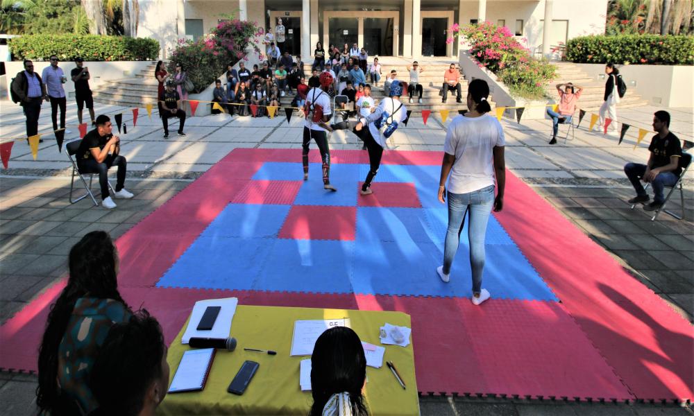 Estudiantes del CUCOsta ofrecen espectacular exhibición de Taekwodon