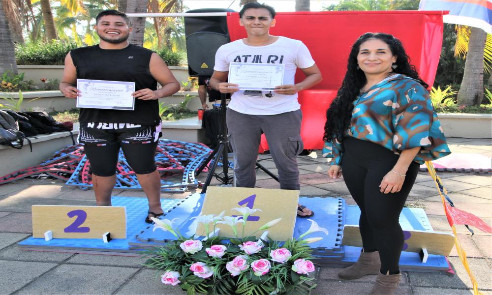 Estudiantes del CUCOsta ofrecen espectacular exhibición de Taekwodon