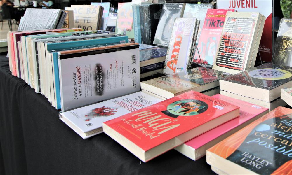 Inauguran “Feria Bibliográfica CUCosta 2022”