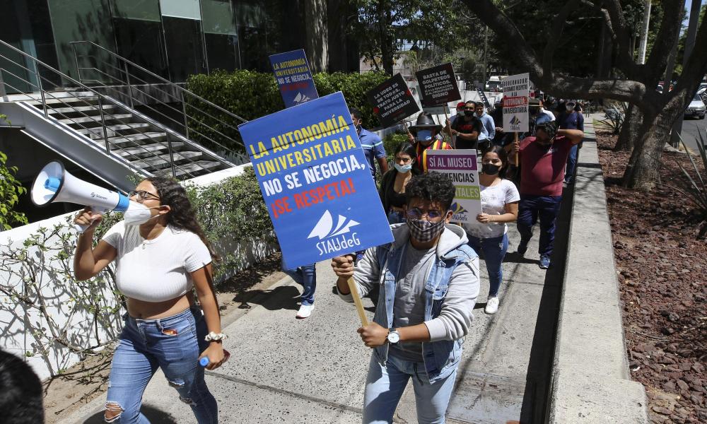 Se pronuncia CUCosta en contra de la intromisión a la autonomía de la UdeG