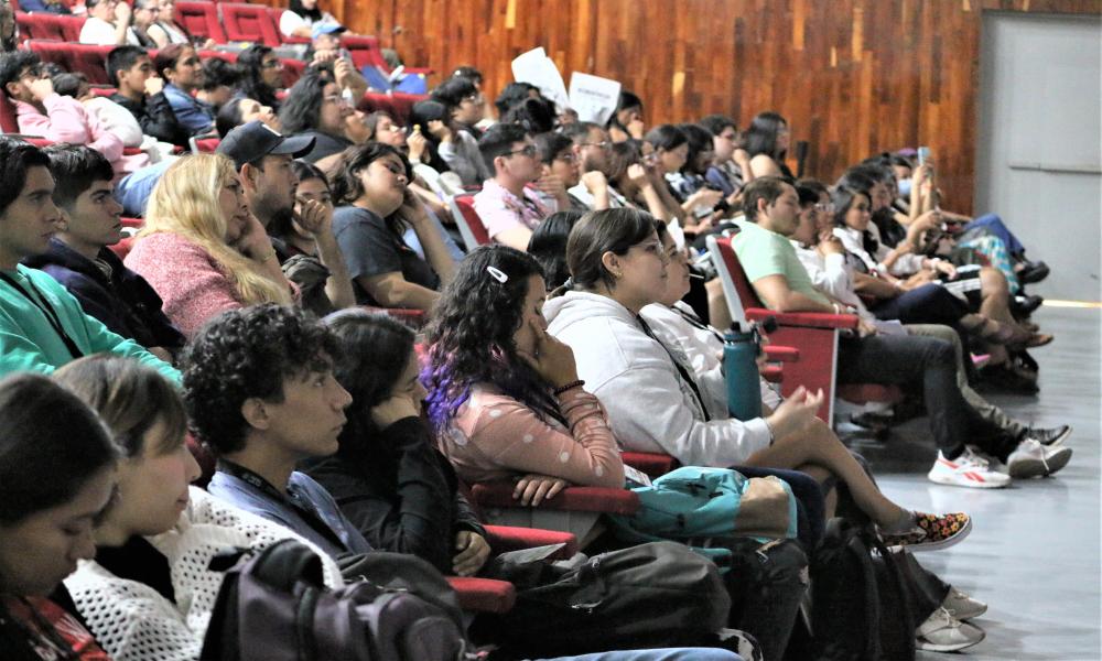 Inicia la fiesta artística en el Centro Universitario de la Costa con Marejada