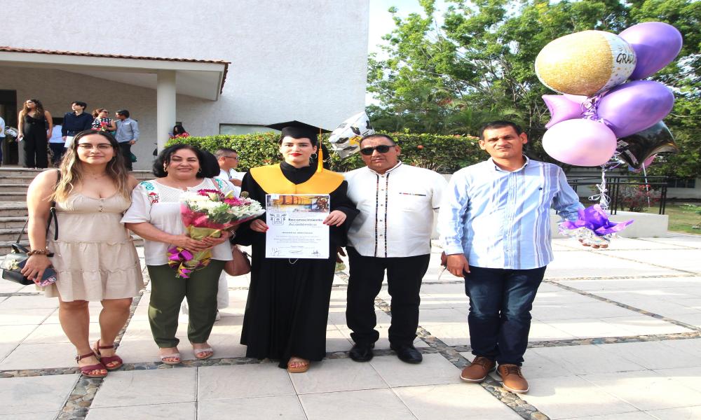 Egresó la XXV Generación de la Lic. Médico Cirujano y Partero “Dra. Clara Eugenia Moreno Ramírez