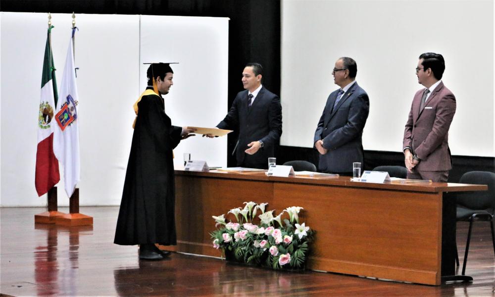 Egresan 35 profesionistas de la carrera de Médico Cirujano y Partero