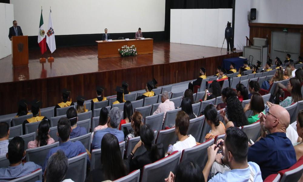 Egresan 35 profesionistas de la carrera de Médico Cirujano y Partero