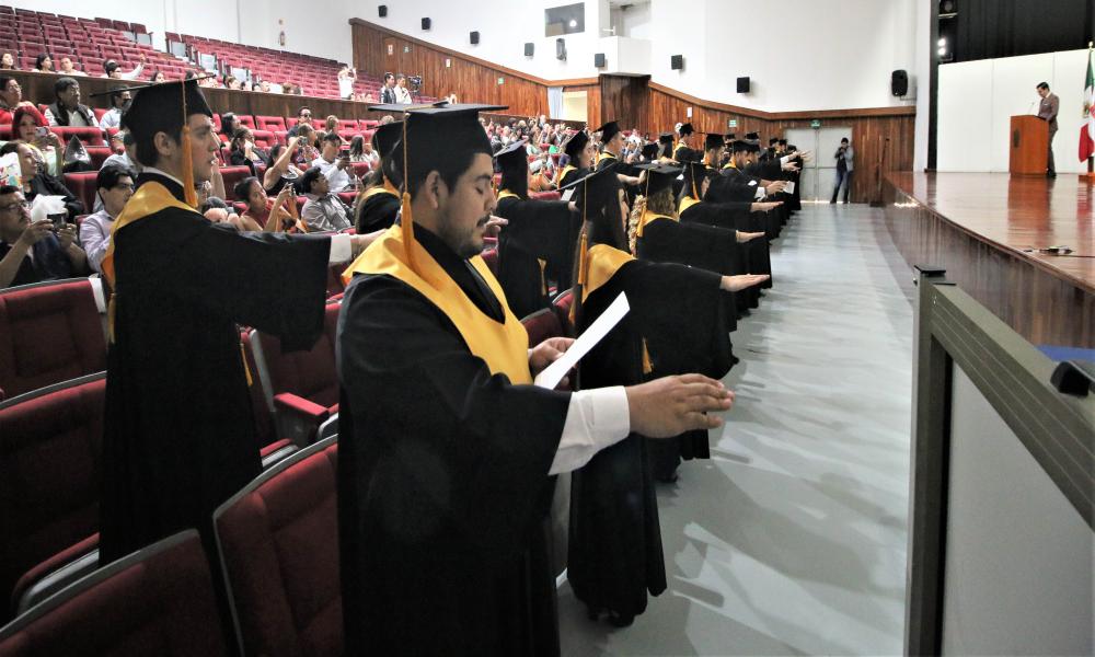 Egresan 35 profesionistas de la carrera de Médico Cirujano y Partero