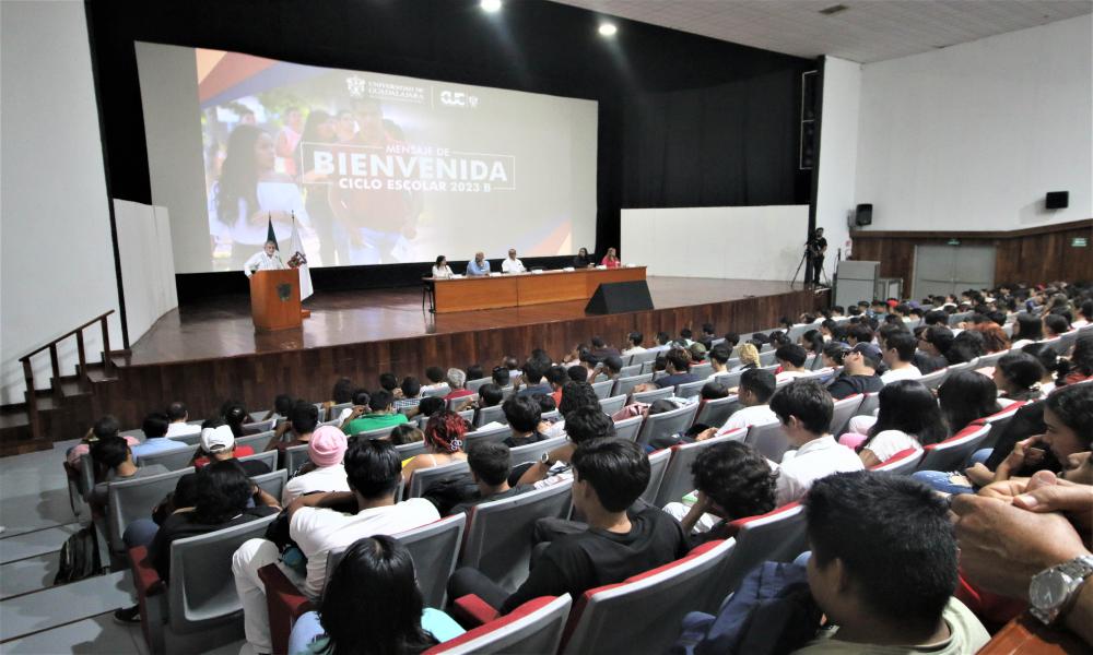 El Dr. Jorge Téllez dio la bienvenida a la comunidad universitaria en el calendario 2023 B