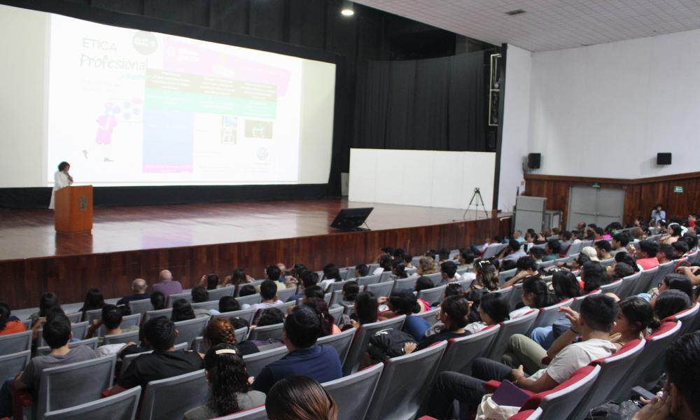 La Doctora Flor Micaela Ramírez Leyva Impartió la Conferencia “Ética Profesional”