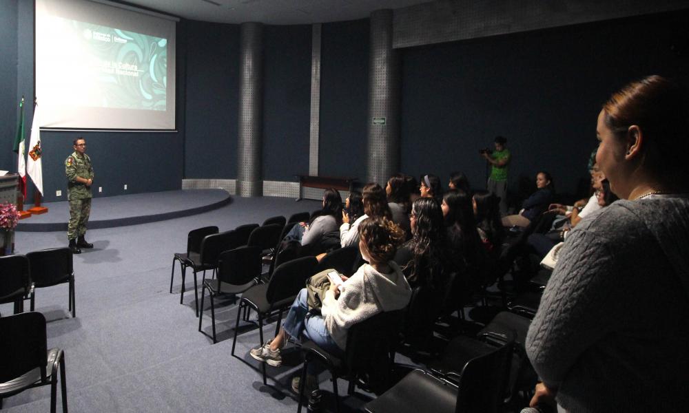 Autoridades militares realización proximidad social con estudiantes del CUCosta