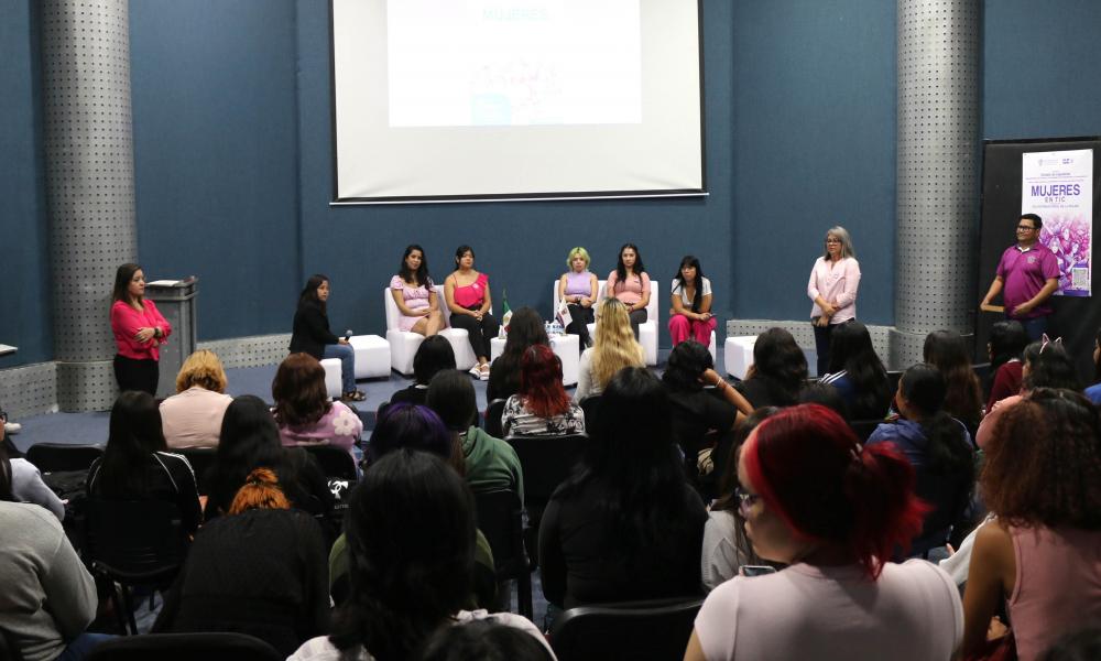 Motivan a jovencitas a estudiar carreras afines a las Ingenierías