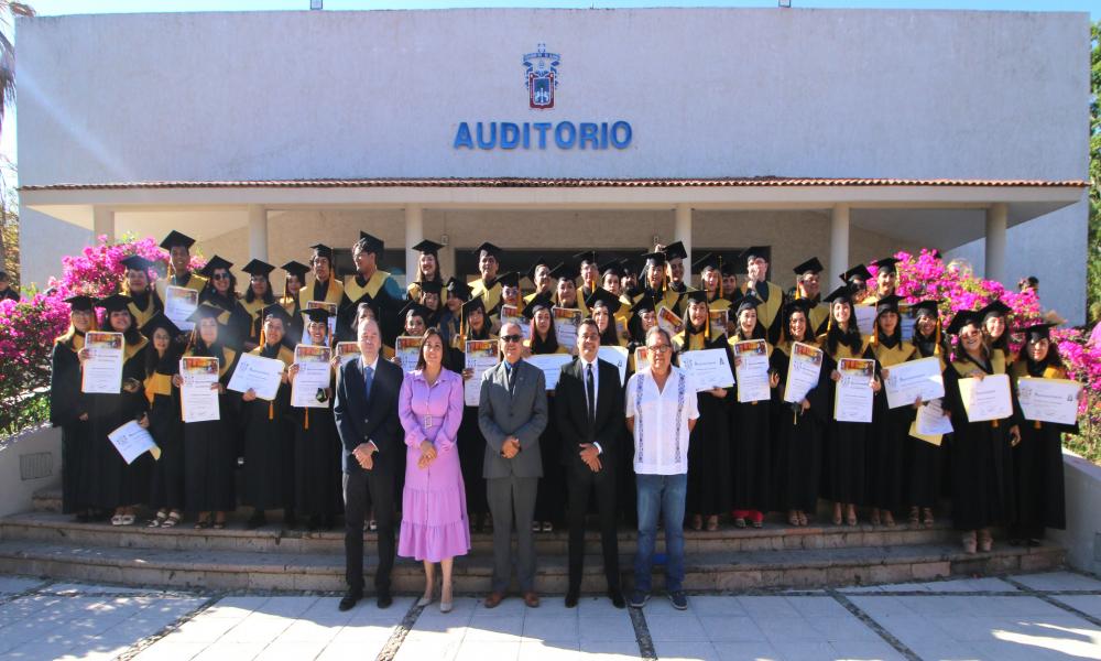 Celebra la XLIV Generación de la Lic. en Psicología “Mtra. Anally Flores Hernández la culminación de sus estudios