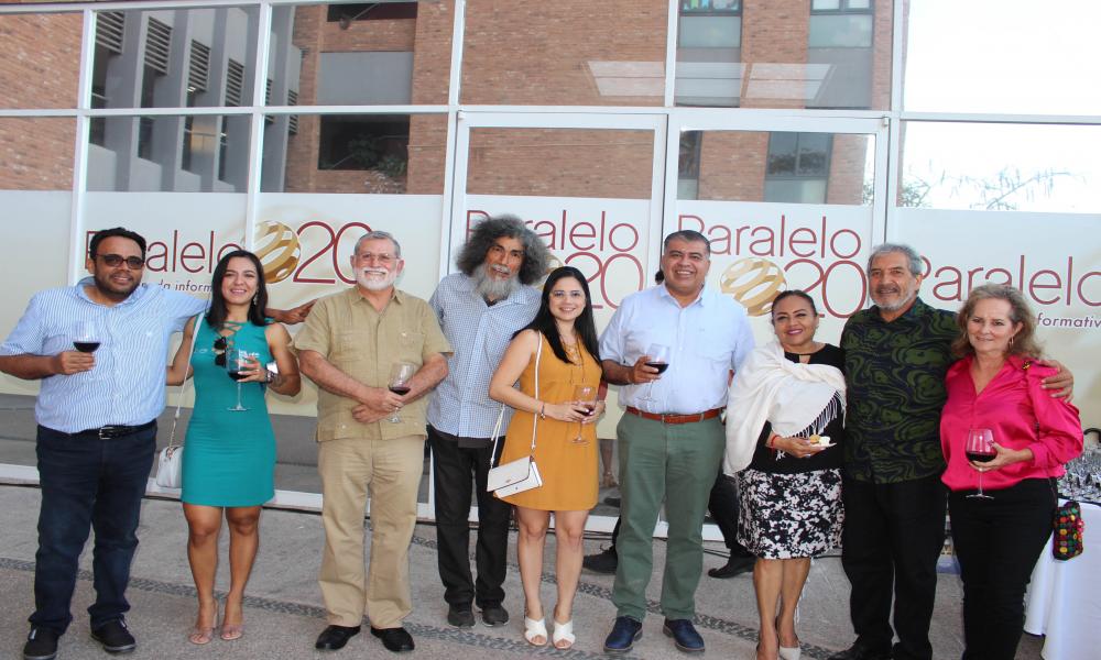 El Dr. Jorge Téllez López, rector del CUCosta atención invitación a inauguración de Paralelo 20