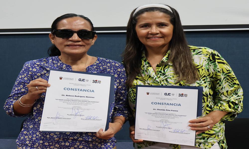 Ejemplo de vida, de la Lic. Rebeca Rodríguez que dejar de ver no le impidió hacer Turismo para personas con discapacidad