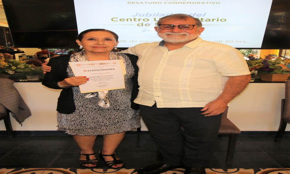 Reconocen a universitarios jubilados del CUCosta
