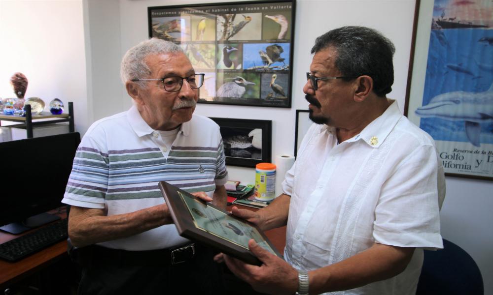 Socios de la BSGEEJ, Capitulo Costa Norte- Puerto Vallarta reconocen al Dr. Juan Luis Cifuentes Lemus