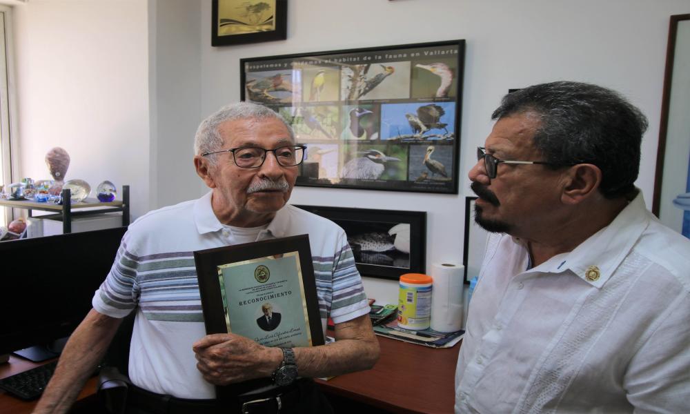 Socios de la BSGEEJ, Capitulo Costa Norte- Puerto Vallarta reconocen al Dr. Juan Luis Cifuentes Lemus