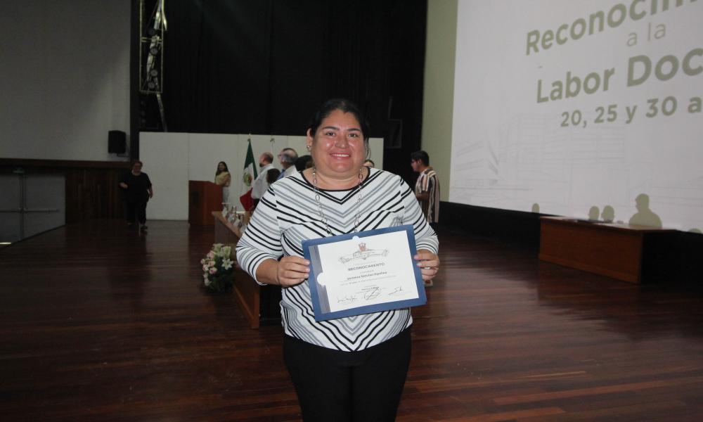 Reconocen a Profesores y Profesoras por 20, 25 y 30 años de labor académica