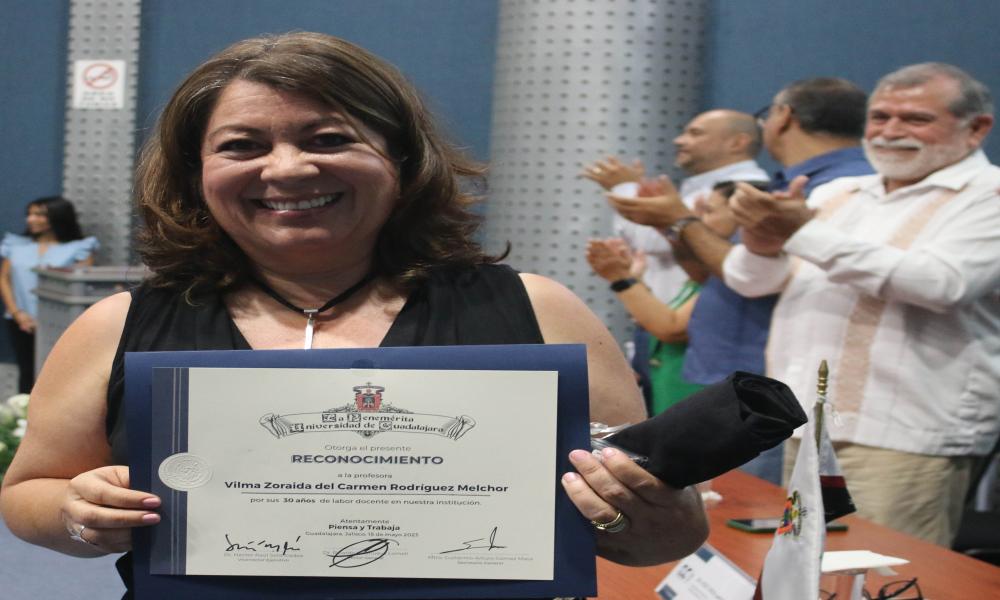 Reconocen 20, 25 y 30 años de labor docente en CUCosta