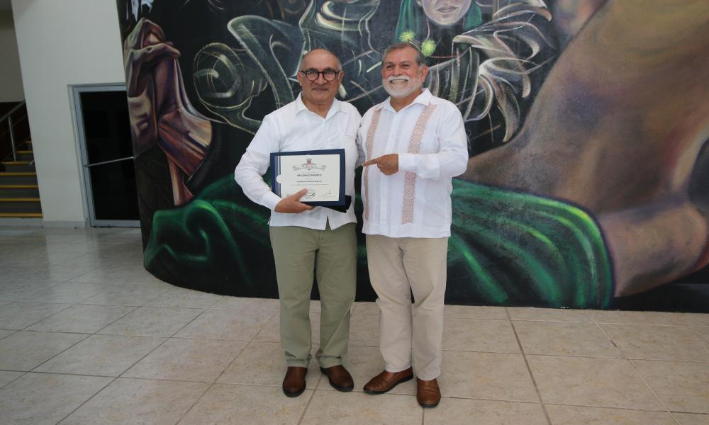 Reconocen 20, 25 y 30 años de labor docente en CUCosta