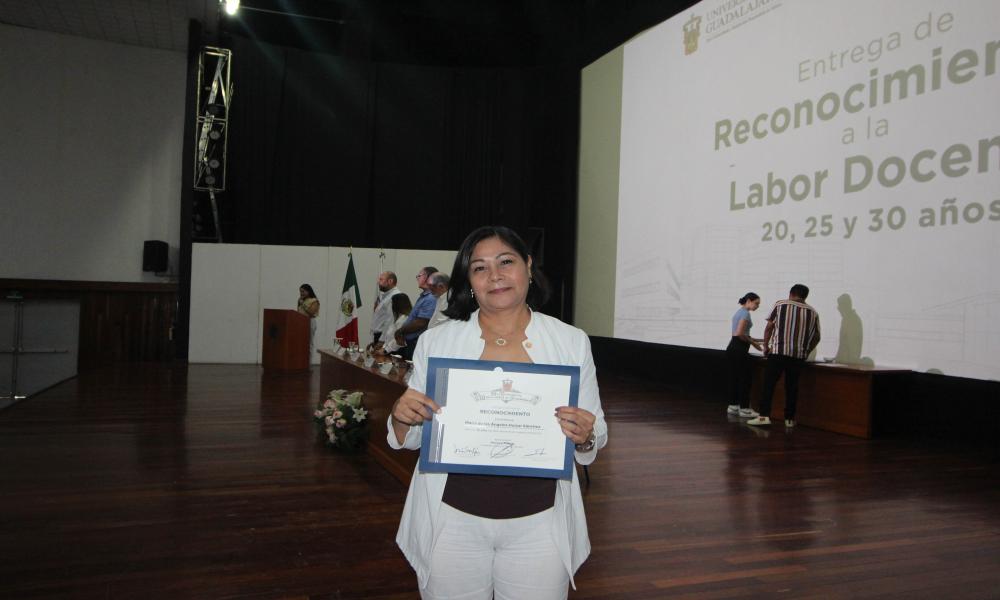 Reconocen a Profesores y Profesoras por 20, 25 y 30 años de labor académica
