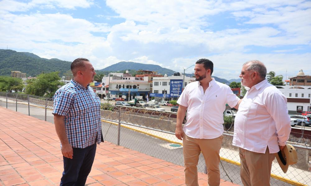 Autoridades de la UdeG reconocen el apoyo de Luis Munguía al Mercado de la Escuela de Gastronomía