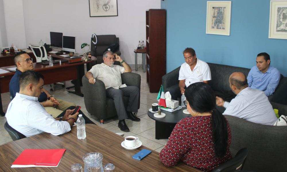 Comparte Fernando González Corona su experiencia empresarial ante estudiantes