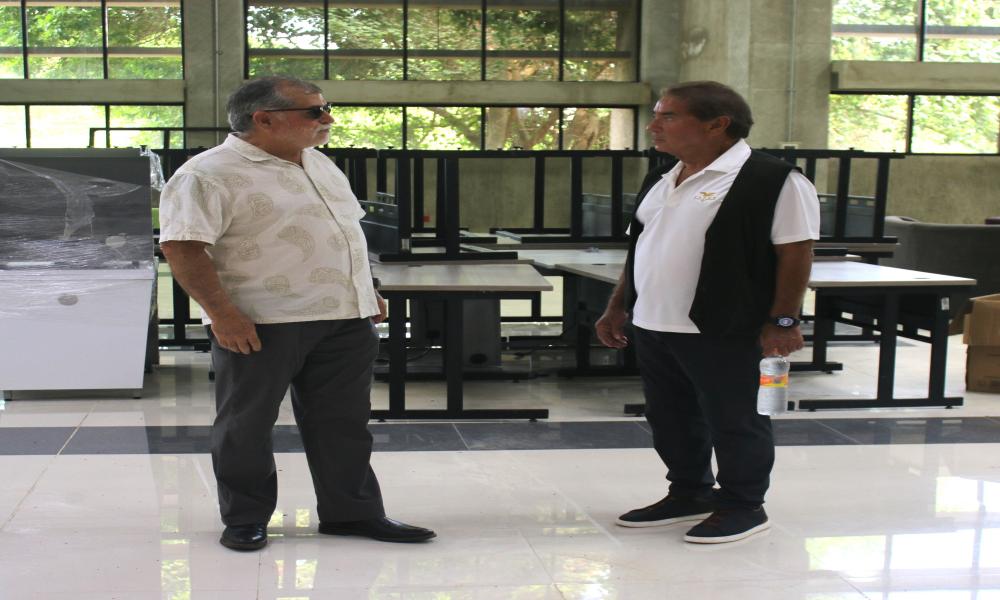 Comparte Fernando González Corona su experiencia empresarial ante estudiantes