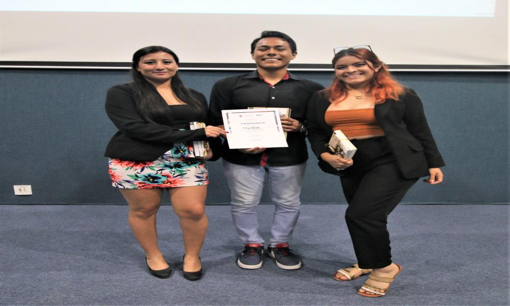 Motivador concurso de proyectos de negocios Rocket Pitch para estudiantes de Licenciatura y Maestría