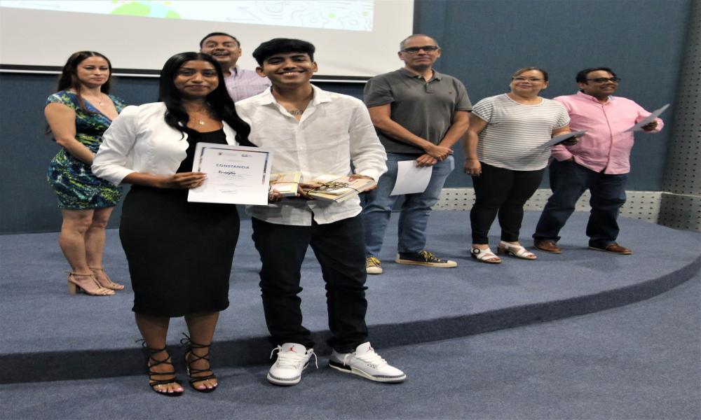 Motivador concurso de proyectos de negocios Rocket Pitch para estudiantes de Licenciatura y Maestría