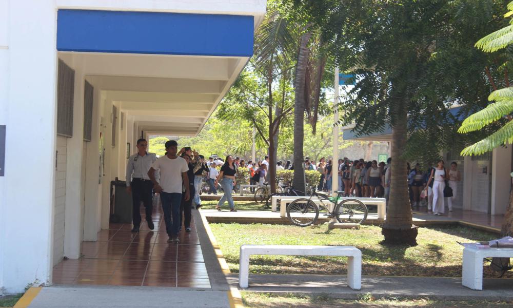 Participa CUCosta en el Simulacro Nacional 2023