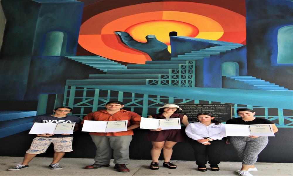 Alumnos embellecen el Edificio de Talleres con el mural “Mano Pensante”