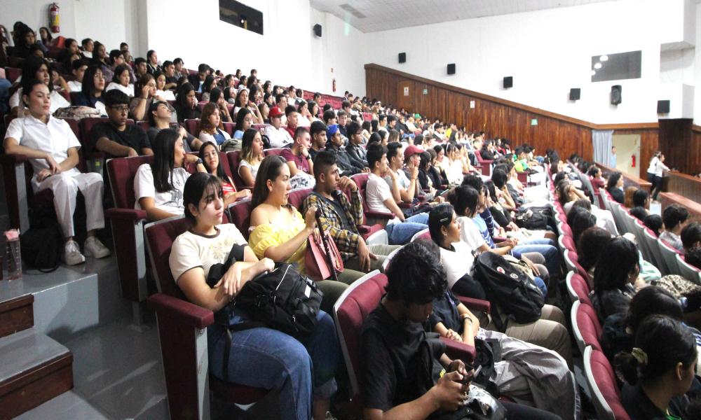Autoridades universitarias dan la bienvenida a estudiantes de nuevo ingreso al calendario 2024-A