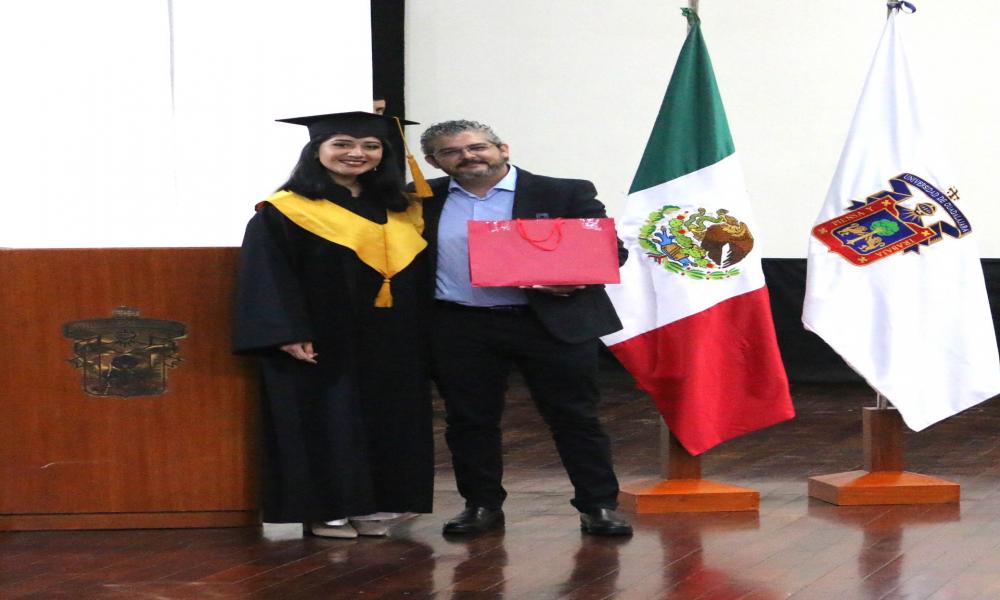 Se realiza en CUCosta triple graduación con grandes satisfacciones