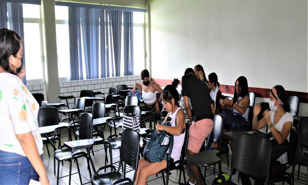 Estudiantes de Cultura Física y Deportes conocen la importancia de su tutor