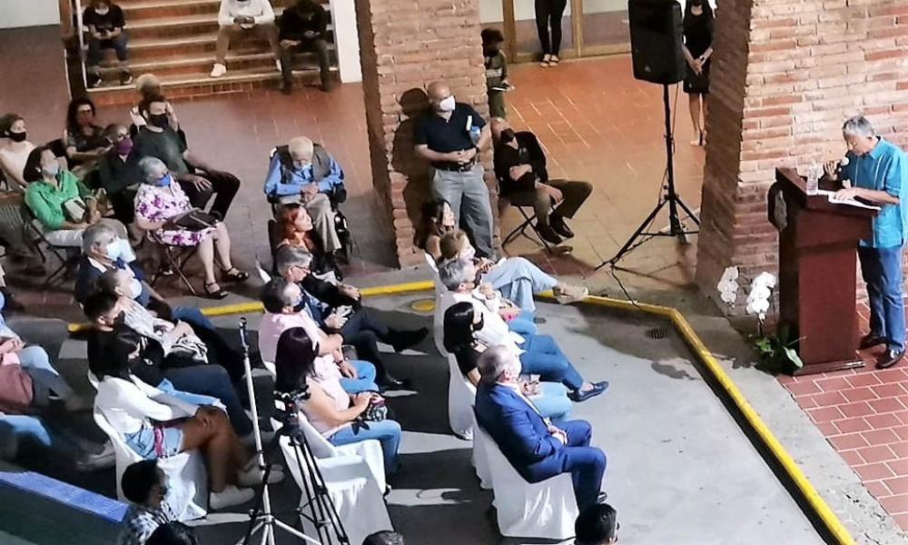 Aporta CUCosta a la riqueza cultura local con la edición de la novela “El Círculo y la Espira”