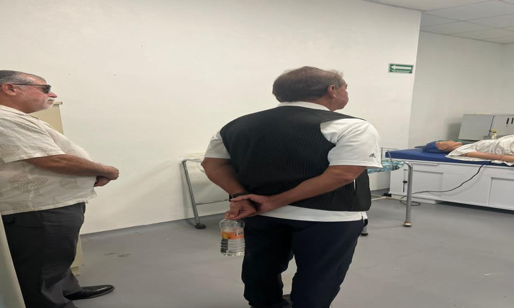 Comparte Fernando González Corona su experiencia empresarial ante estudiantes