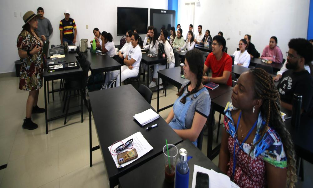 Se realiza por primera vez en CUCosta “Winter School” con el tema de prevención de obesidad infantil