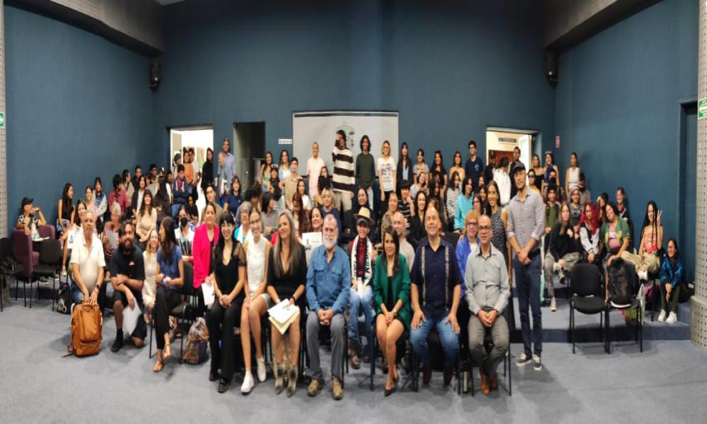 Celebran 10 años de formar profesionistas detrás del lente en CUCosta