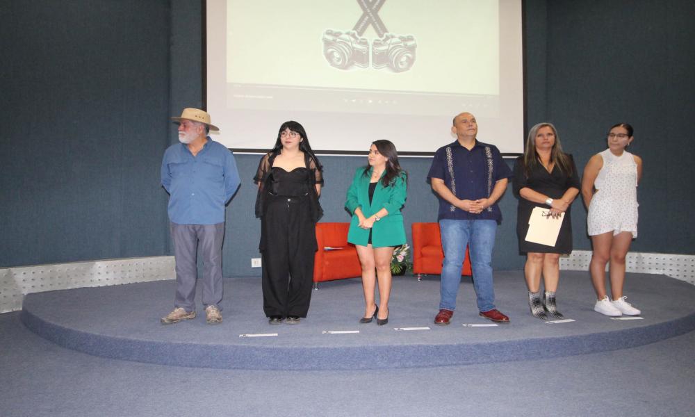 Celebran 10 años de formar profesionistas detrás del lente en CUCosta