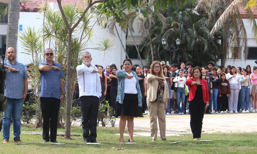 Se realiza ceremonia anticipada del Día de la Bandera en CUCosta