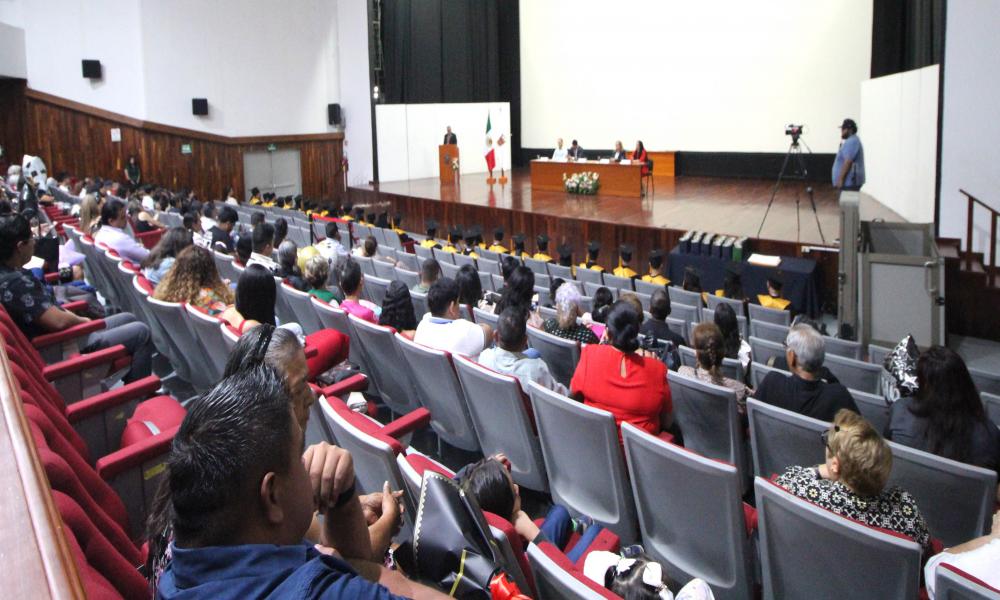 Egresó la XVI Generación de la Licenciatura en Cultura Física y Deportes