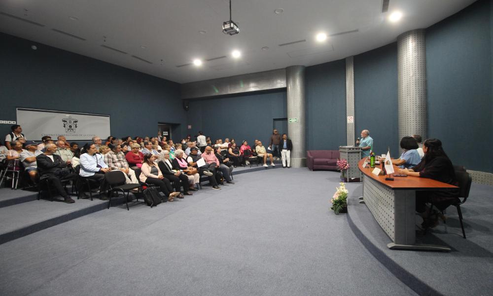 Dan la bienvenida a 158 adultos mayores que se integran a cursos y talleres del SUAM