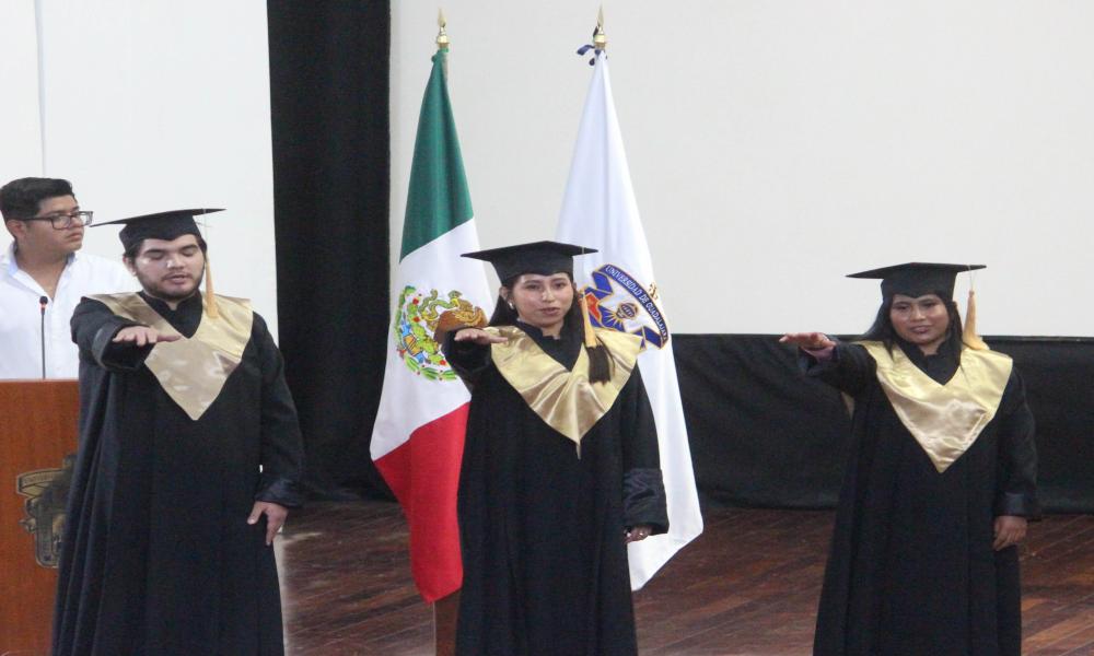 Se graduaron 32 abogados de la LIII (Quincuagésima Tercera) Generación de la Licenciatura en Abogado “Lic. Esteban Velázquez Lomelí”