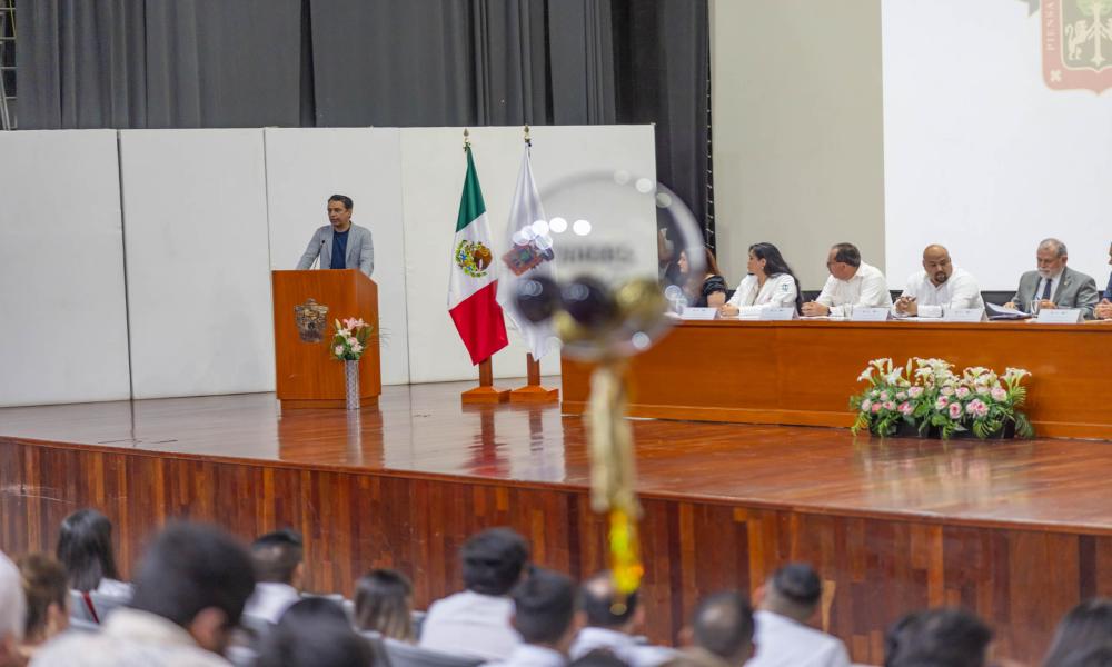 Se realiza acto académico de 4 especialidades médicas en CUCosta