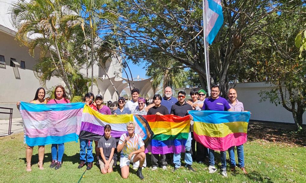 Reconoce Dr. Jorge Téllez la lucha por el respecto de la comunidad trans en CUCosta