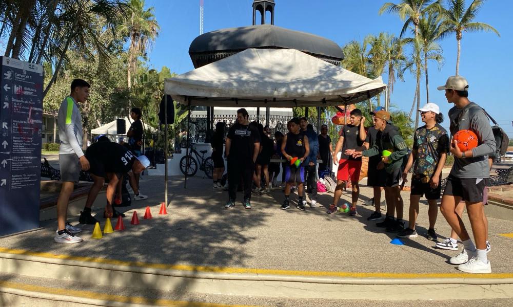 En CUCosta celebraron Día Mundial de la Actividad Física